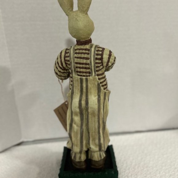 ESC TRADING CO 2002 BUNNY 13 1/2 " HIGH NEW WITH TAGS - Picture 3 of 4